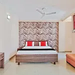Capital O 41962 Hotel Mandakini Continental